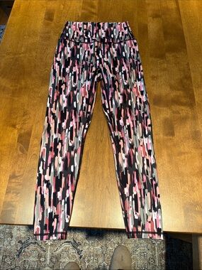 Born Primitive Women’s capris leggings. Like new.